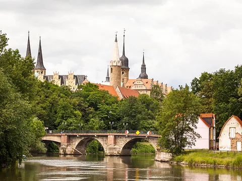 Filiale in Merseburg von Juwelier Baumgartl - Ausgewählte Schmuckstücke vor Ort für Sie in Borna, Altenburg, Zeitz, Merseburg, Meerane und Weißenfels und in unserem Online Shop